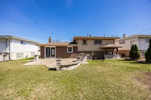 8518 Forest Dr, Hickory Hills, IL 60457 - Photo 15