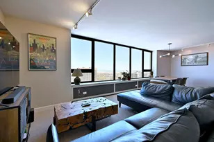 3930 N Pine Grove Ave, Chicago, IL 60613 - Photo 3