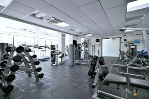 3930 N Pine Grove Ave, Chicago, IL 60613 - Photo 43