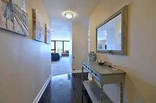 3930 N Pine Grove Ave, Chicago, IL 60613 - Photo 19