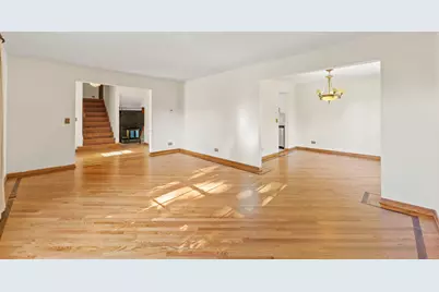 62 E Fox Hill Drive, Buffalo Grove, IL 60089 - Photo 5