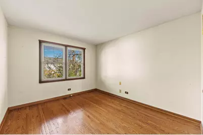 62 E Fox Hill Drive, Buffalo Grove, IL 60089 - Photo 17