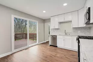 30W243 Wiant Rd, West Chicago, IL 60185 - Photo 9