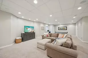 1135 N Main St, Naperville, IL 60563 - Photo 37