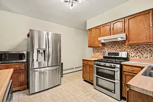 8901 Elm Ave, Burr Ridge, IL 60527 - Photo 9