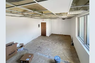 407 W Jefferson Street #E, Joliet, IL 60435 - Photo 3