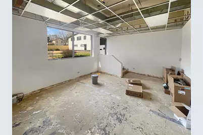407 W Jefferson Street #E, Joliet, IL 60435 - Photo 5