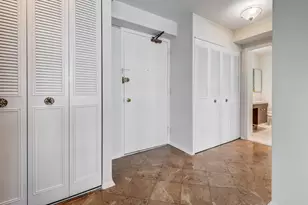 4250 N Marine Dr, Chicago, IL 60613 - Photo 11