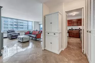 4250 N Marine Dr, Chicago, IL 60613 - Photo 5