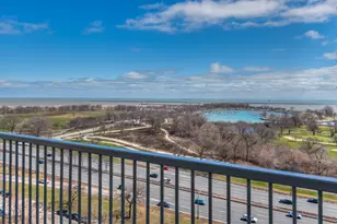 4250 N Marine Dr, Chicago, IL 60613 - Photo 9