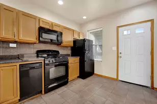 7223 N Damen Ave, Chicago, IL 60645 - Photo 5