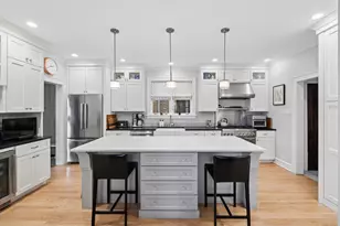 943 N Oak Park Ave, Oak Park, IL 60302 - Photo 13