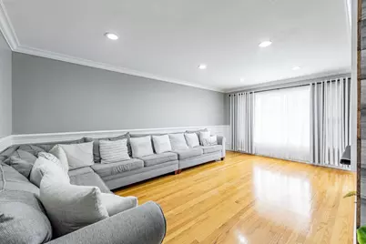 9220 S Avers Avenue, Evergreen Park, IL 60805 - Photo 7