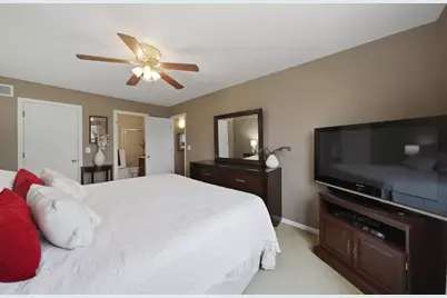 1615 Victoria Park Circle, Aurora, IL 60504 - Photo 15
