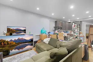 518 N May St, Chicago, IL 60642 - Photo 3