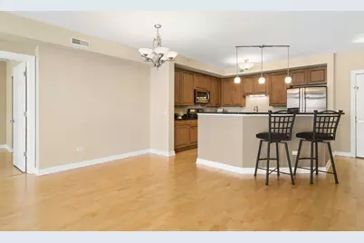 8340 Callie Avenue #402, Morton Grove, IL 60053 - Photo 5