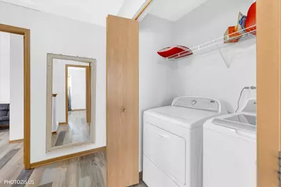 580 S Annandale Drive, Lake in the Hills, IL 60156 - Photo 19