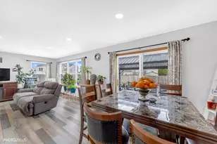 580 S Annandale Dr, Lake in the Hills, IL 60156 - Photo 5