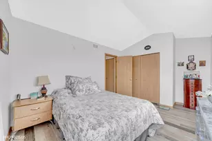 580 S Annandale Dr, Lake in the Hills, IL 60156 - Photo 15