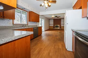 2805 Coventry Ct, Bloomington, IL 61704 - Photo 11