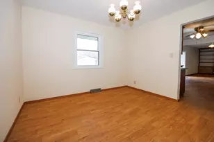 2805 Coventry Ct, Bloomington, IL 61704 - Photo 9