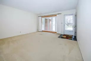 2805 Coventry Ct, Bloomington, IL 61704 - Photo 7