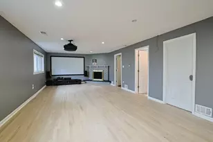 18W194 Claremont Dr, Darien, IL 60561 - Photo 15