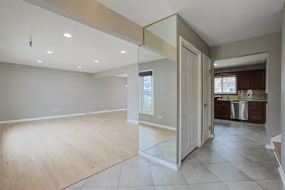 18W194 Claremont Drive, Darien, IL 60561 - Photo 5