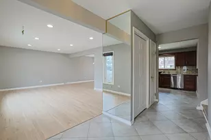 18W194 Claremont Dr, Darien, IL 60561 - Photo 5