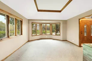 5N191 Fox Bluff Dr, Saint Charles, IL 60175 - Photo 5
