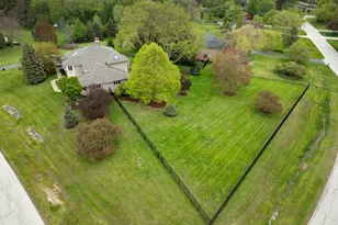 5N191 Fox Bluff Dr, Saint Charles, IL 60175 - Photo 31