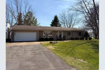 106 W 5th Street, McNabb, IL 61335 - Photo 1