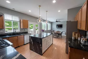 2409 Geneva Ln, Montgomery, IL 60538 - Photo 7