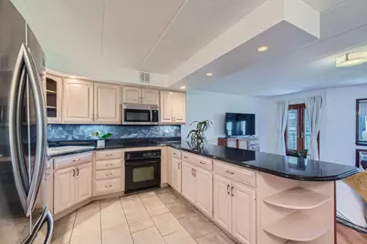 711 W Gordon Terrace #701, Chicago, IL 60613 - Photo 5