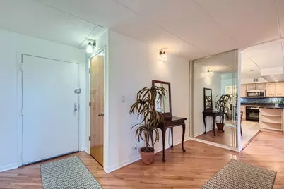 711 W Gordon Terrace #701, Chicago, IL 60613 - Photo 11