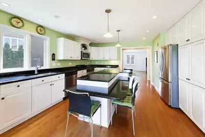 107 Briarwood Lane, Oak Brook, IL 60523 - Photo 11