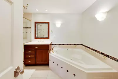 107 Briarwood Lane, Oak Brook, IL 60523 - Photo 21