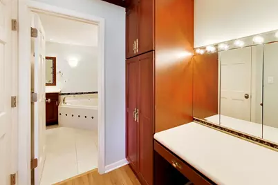 107 Briarwood Lane, Oak Brook, IL 60523 - Photo 23
