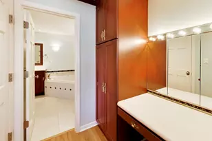 107 Briarwood Ln, Oak Brook, IL 60523 - Photo 23