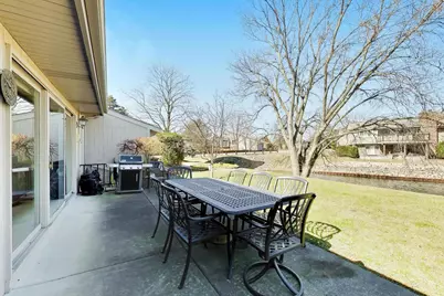 107 Briarwood Lane, Oak Brook, IL 60523 - Photo 45