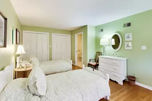 107 Briarwood Ln, Oak Brook, IL 60523 - Photo 25