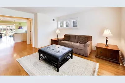 107 Briarwood Lane, Oak Brook, IL 60523 - Photo 15