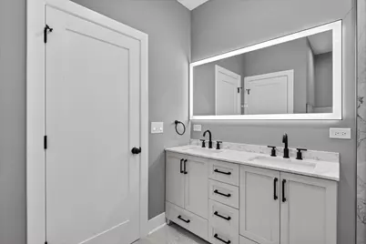 5509 W Haddon Avenue, Chicago, IL 60651 - Photo 17