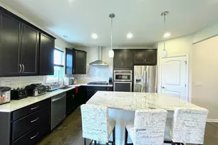 4 Andrew Ln, Hawthorn Woods, IL 60047 - Photo 3