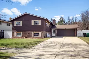 230 Millford Ln, Bloomingdale, IL 60108 - Photo 1