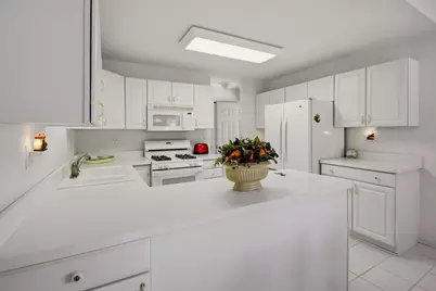 205 Faith Court, Bloomingdale, IL 60108 - Photo 11