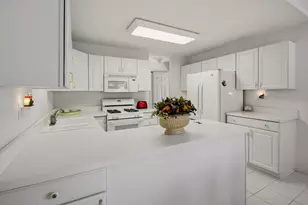 205 Faith Ct, Bloomingdale, IL 60108 - Photo 11