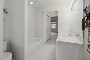 205 Faith Ct, Bloomingdale, IL 60108 - Photo 27