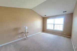 2940 Heatherwood Dr, Schaumburg, IL 60194 - Photo 7