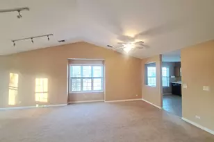 2940 Heatherwood Dr, Schaumburg, IL 60194 - Photo 3